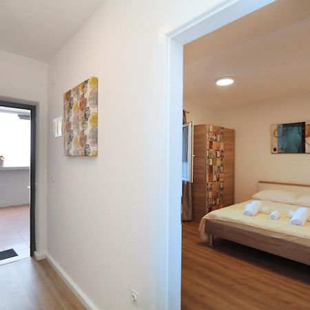 Apartments Lada Макарска Экстерьер фото