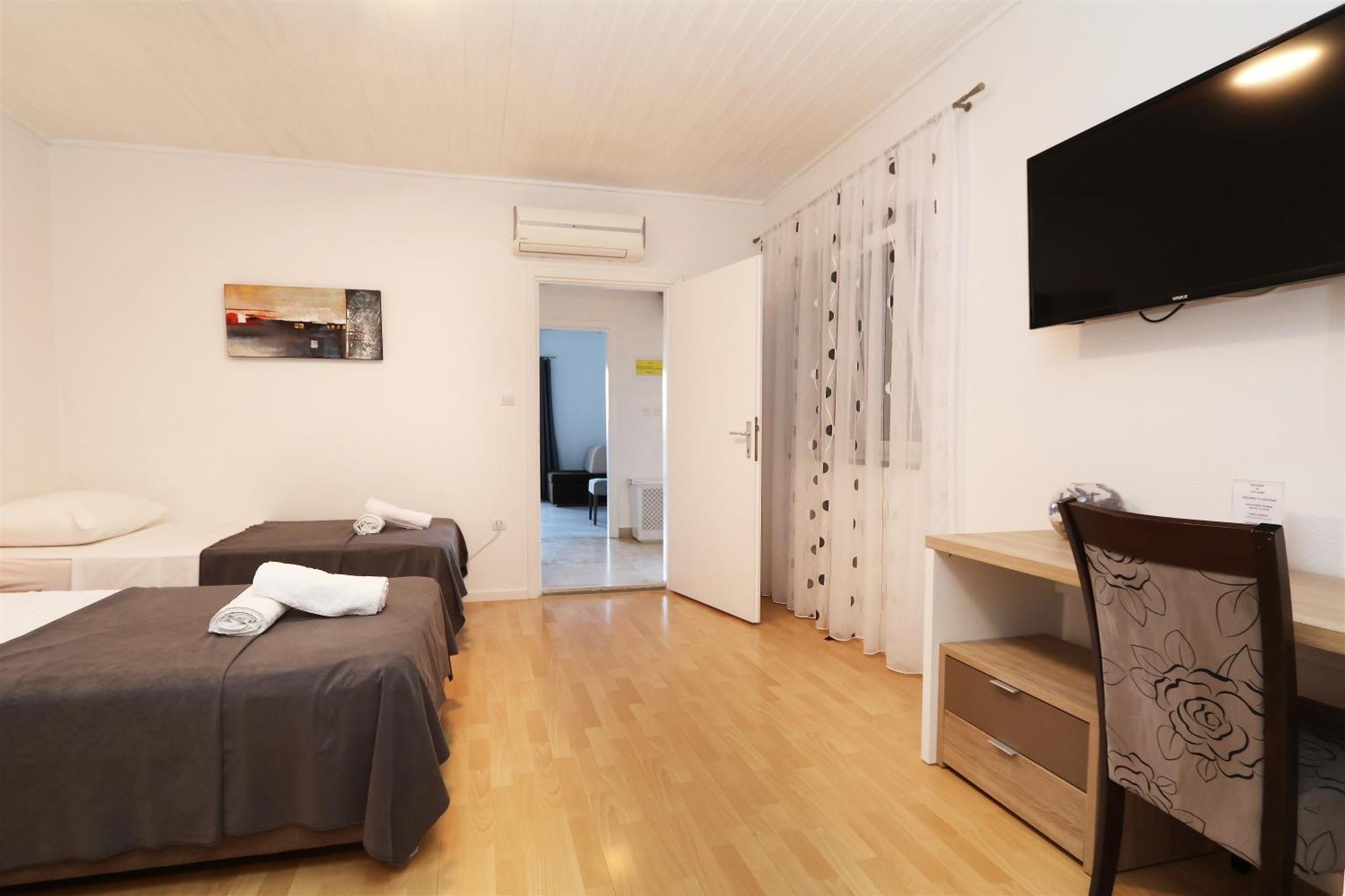 Apartments Lada Макарска Экстерьер фото